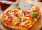 La cocina del acero inoxidable de la aduana SS304 equipa el cortador de la pizza con la manija de madera de los PP