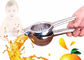 Exprimidor de la fruta cítrica del limón del acero inoxidable del artilugio de la cocina con la manija suave del PVC